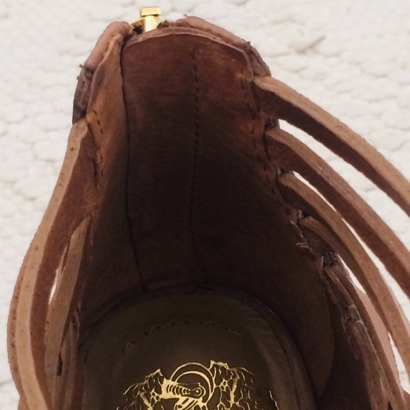 VINCE CAMUTO Leather Strap Shoes - Picture 9 of 15